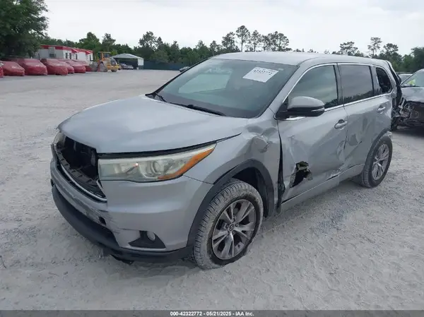 5TDZKRFHXGS124965 2016 TOYOTA HIGHLANDER - Image 2