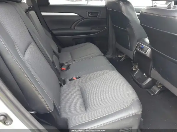 5TDZKRFHXGS124965 2016 TOYOTA HIGHLANDER - Image 8