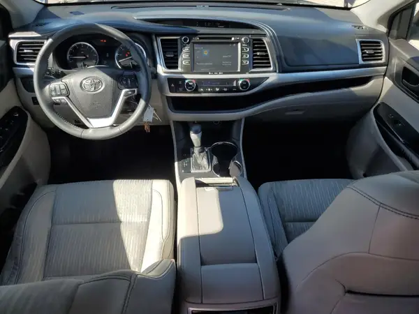 5TDZKRFHXGS131205 2016 TOYOTA HIGHLANDER - Image 8