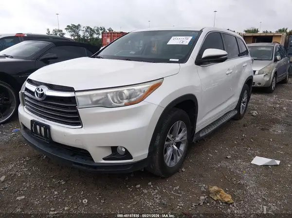 5TDZKRFHXGS134606 2016 TOYOTA HIGHLANDER - Image 2