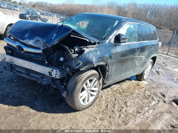 5TDZKRFHXGS135903 2016 TOYOTA HIGHLANDER - Image 2