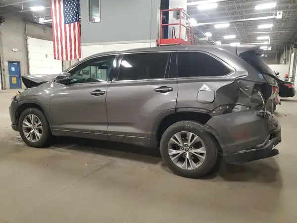 5TDZKRFHXGS140647 2016 TOYOTA HIGHLANDER - Image 2