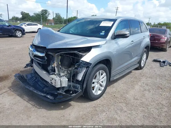 5TDZKRFHXGS153155 2016 TOYOTA HIGHLANDER - Image 2