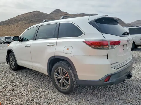 5TDZKRFHXGS171395 2016 TOYOTA HIGHLANDER - Image 2