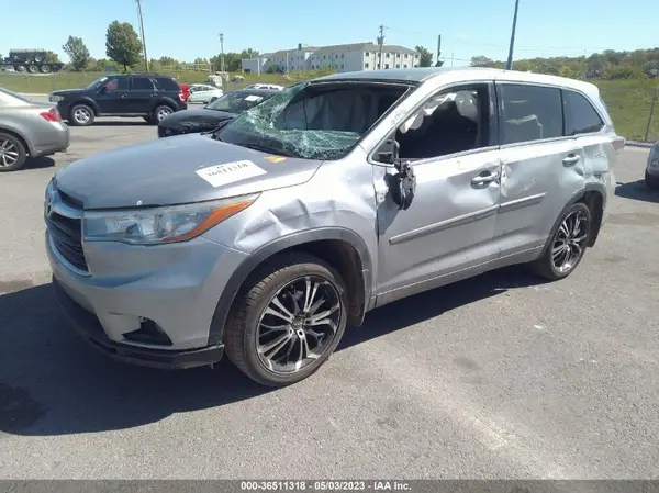 5TDZKRFHXGS175060 2016 TOYOTA HIGHLANDER - Image 2