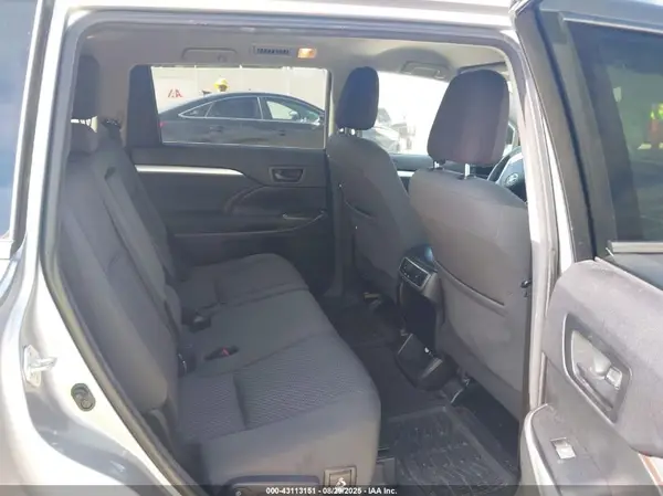 5TDZKRFHXGS179030 2016 TOYOTA HIGHLANDER - Image 8