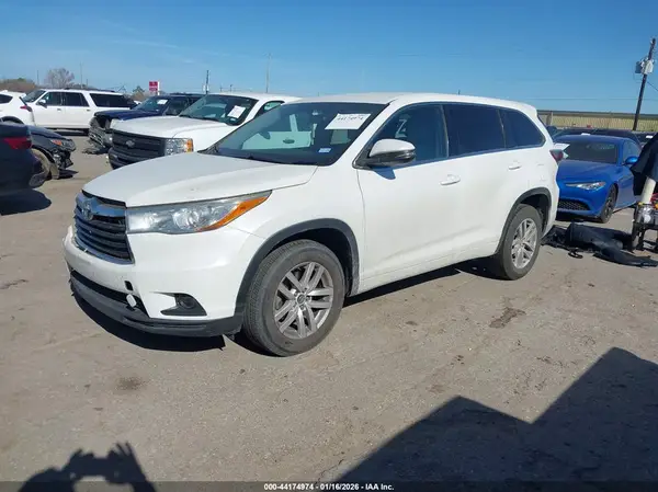 5TDZKRFHXGS182767 2016 TOYOTA HIGHLANDER - Image 2