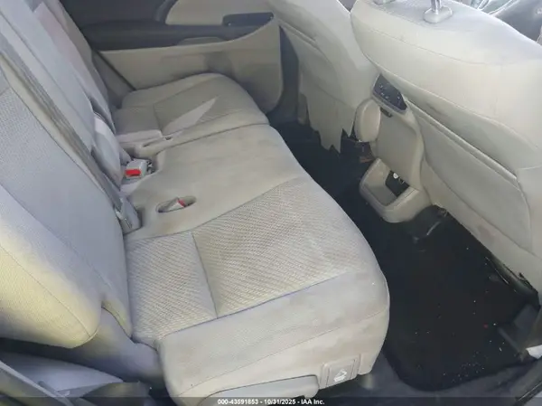 5TDZKRFHXGS184566 2016 TOYOTA HIGHLANDER - Image 8