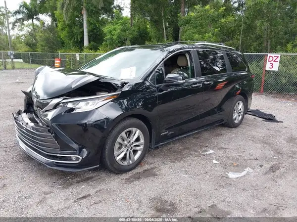 5TDZRKEC0MS012289 2021 TOYOTA SIENNA - Image 2
