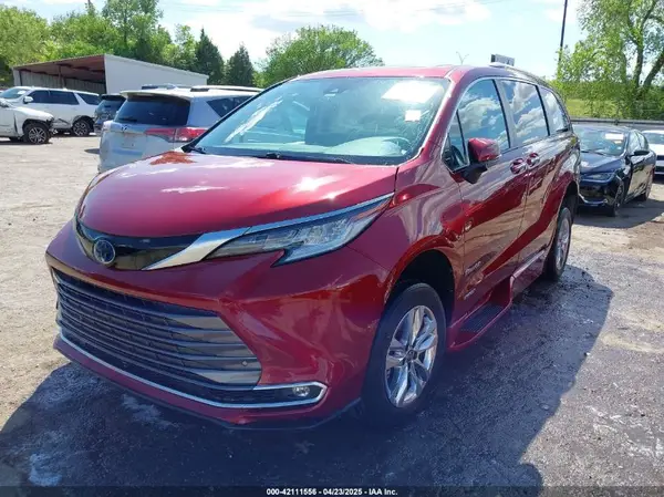 5TDZRKEC0MS038956 2021 TOYOTA SIENNA - Image 2