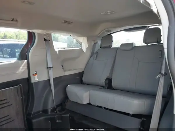 5TDZRKEC0MS038956 2021 TOYOTA SIENNA - Image 8