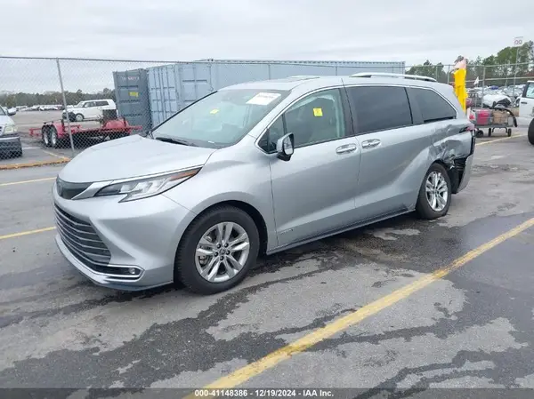 5TDZRKEC0MS068099 2021 TOYOTA SIENNA - Image 2