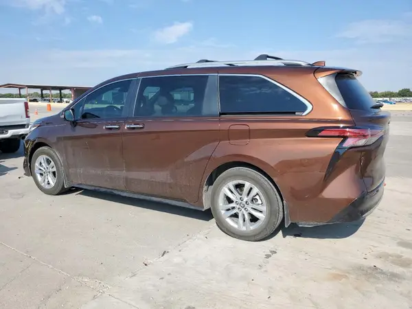 5TDZRKEC0PS149690 2023 TOYOTA SIENNA - Image 2