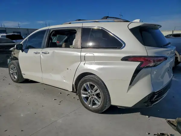 5TDZRKEC1MS019655 2021 TOYOTA SIENNA - Image 2