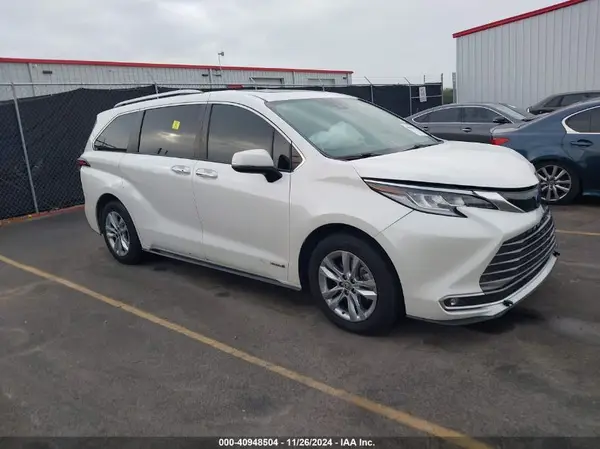 5TDZRKEC1MS032454 2021 TOYOTA SIENNA - Image 1