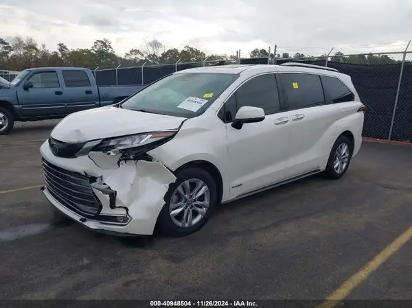 5TDZRKEC1MS032454 2021 TOYOTA SIENNA - Image 2