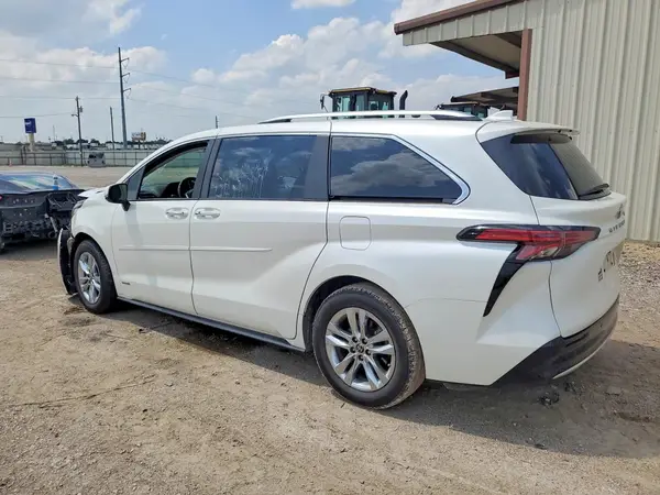5TDZRKEC1MS032910 2021 TOYOTA SIENNA - Image 2