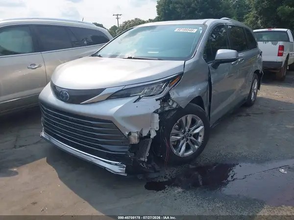 5TDZRKEC1PS176798 2023 TOYOTA SIENNA - Image 2