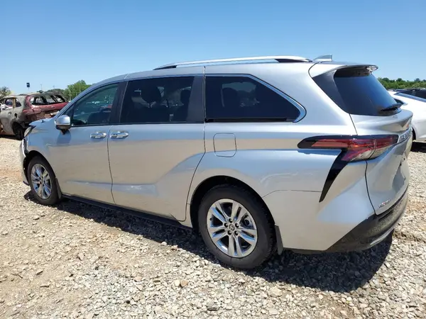 5TDZRKEC1RS210449 2024 TOYOTA SIENNA - Image 2