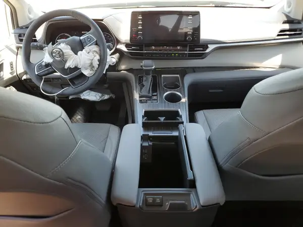 5TDZRKEC1RS210449 2024 TOYOTA SIENNA - Image 8