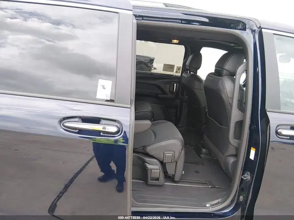 5TDZRKEC1TS301728 2026 TOYOTA SIENNA - Image 8