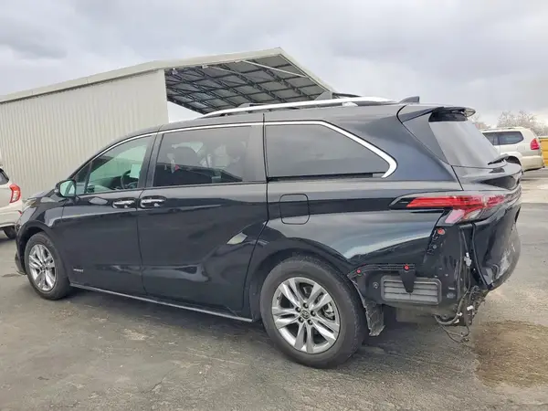 5TDZRKEC2MS011080 2021 TOYOTA SIENNA - Image 2