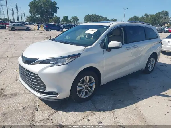 5TDZRKEC2NS117997 2022 TOYOTA SIENNA - Image 2