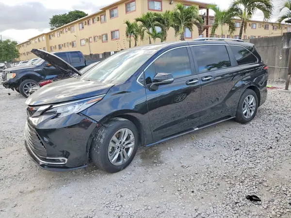 5TDZRKEC2PS163803 2023 TOYOTA SIENNA - Image 1