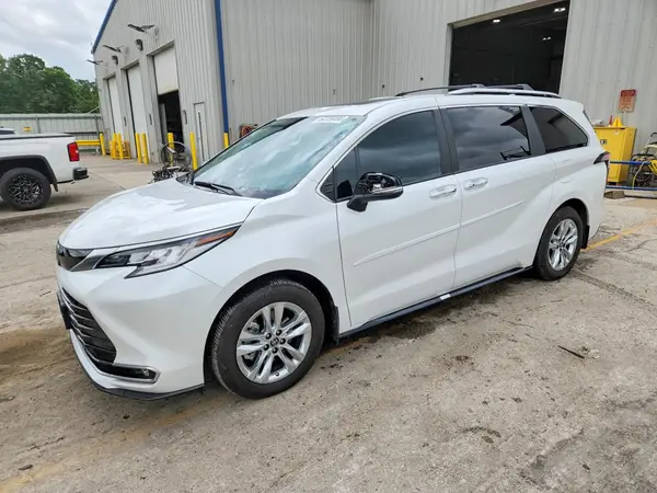 5TDZRKEC2RS209214 2024 TOYOTA SIENNA - Image 1