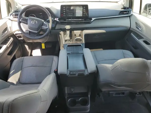 5TDZRKEC2RS211061 2024 TOYOTA SIENNA - Image 8