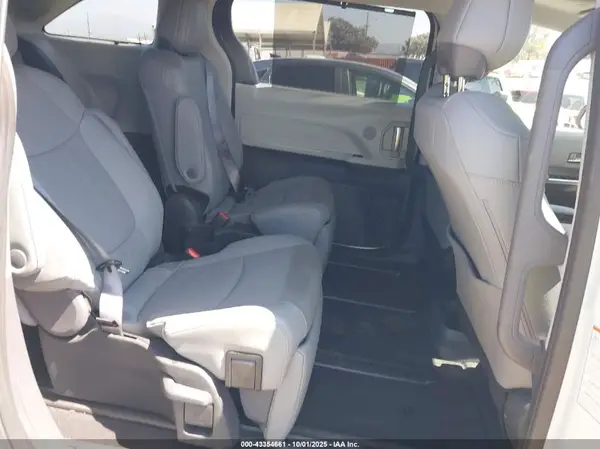 5TDZRKEC2RS218205 2024 TOYOTA SIENNA - Image 8