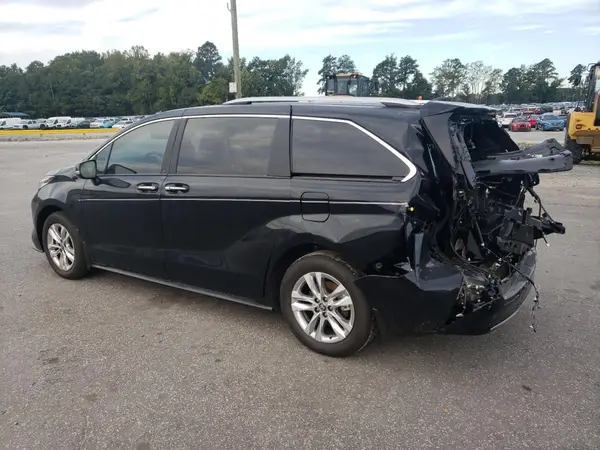 5TDZRKEC2SS265529 2025 TOYOTA SIENNA - Image 2