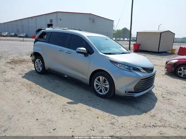 5TDZRKEC3MS040149 2021 TOYOTA SIENNA - Image 1