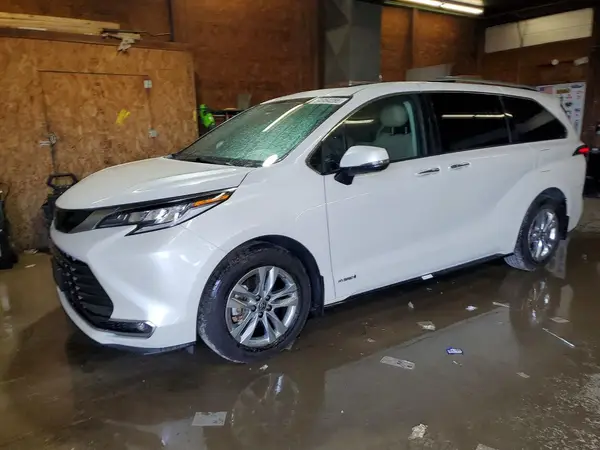 5TDZRKEC3MS049398 2021 TOYOTA SIENNA - Image 1