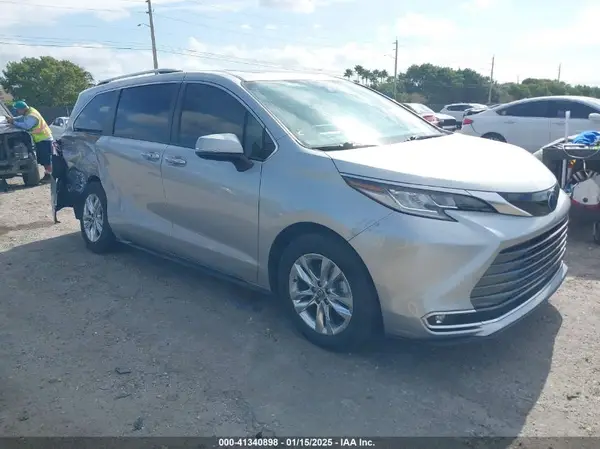 5TDZRKEC3NS083956 2022 TOYOTA SIENNA - Image 1