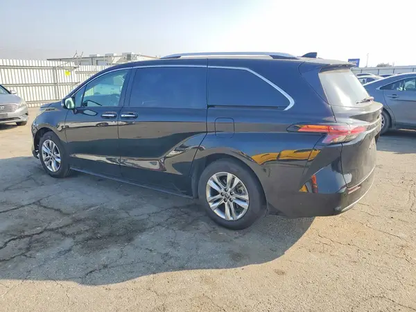 5TDZRKEC4NS098286 2022 TOYOTA SIENNA - Image 2