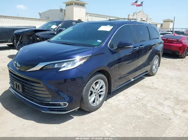5TDZRKEC4NS134753 2022 TOYOTA SIENNA - Image 2