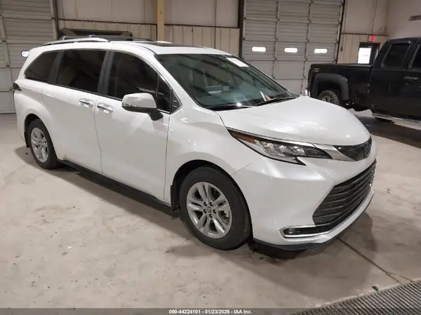 5TDZRKEC4PS170493 2023 TOYOTA SIENNA - Image 1