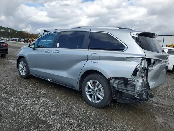 5TDZRKEC4SS230989 2025 TOYOTA SIENNA - Image 2