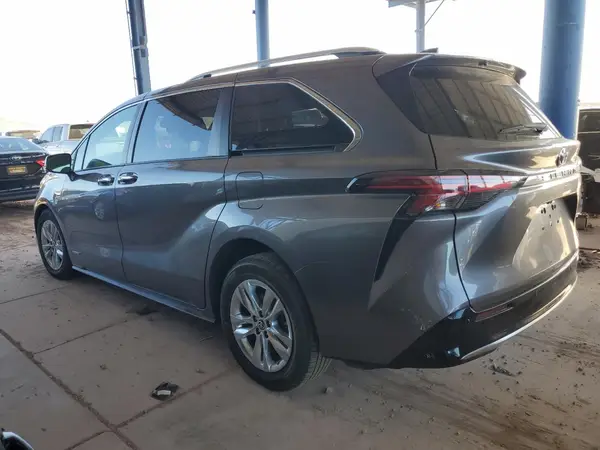 5TDZRKEC5MS034367 2021 TOYOTA SIENNA - Image 2