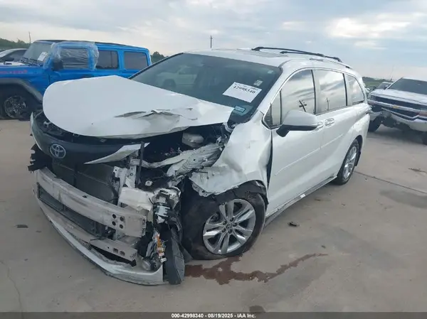 5TDZRKEC5NS077589 2022 TOYOTA SIENNA - Image 2