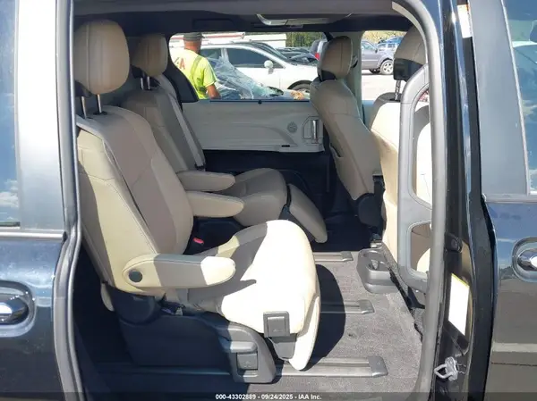 5TDZRKEC5PS175105 2023 TOYOTA SIENNA - Image 8