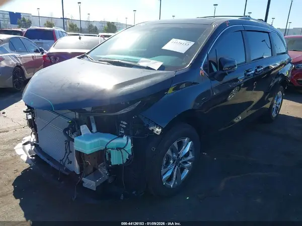 5TDZRKEC5SS289906 2025 TOYOTA SIENNA - Image 2