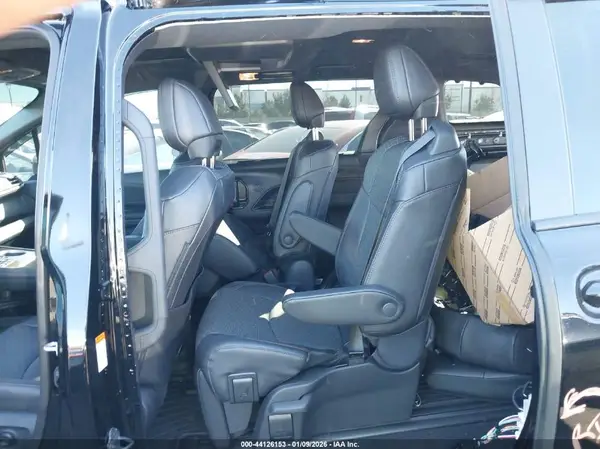 5TDZRKEC5SS289906 2025 TOYOTA SIENNA - Image 8