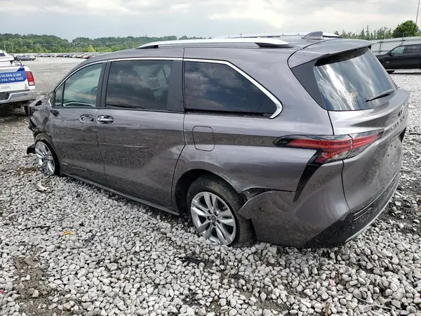 5TDZRKEC6MS039819 2021 TOYOTA SIENNA - Image 2