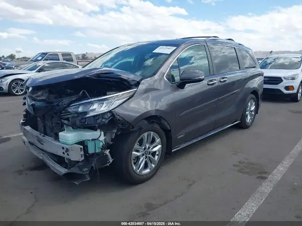 5TDZRKEC6MS041151 2021 TOYOTA SIENNA - Image 2