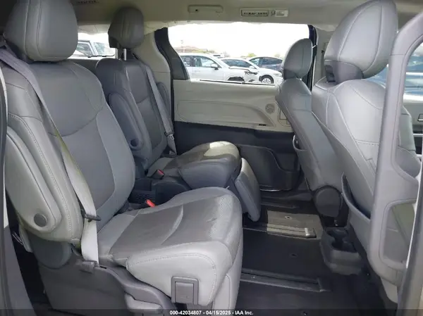 5TDZRKEC6MS041151 2021 TOYOTA SIENNA - Image 8