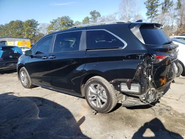 5TDZRKEC6NS096037 2022 TOYOTA SIENNA - Image 2