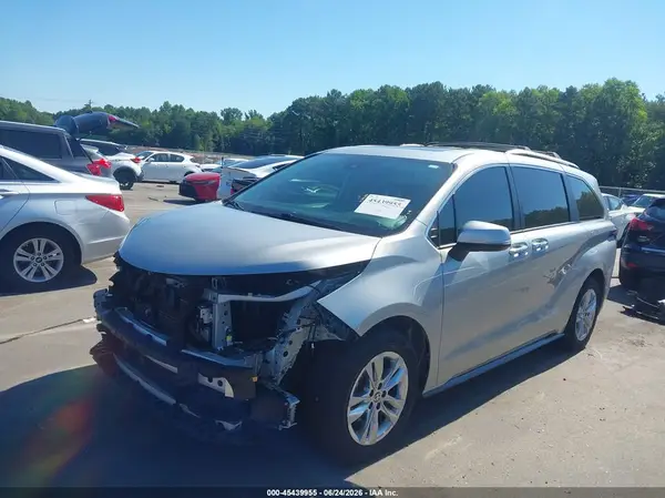 5TDZRKEC6NS123852 2022 TOYOTA SIENNA - Image 2