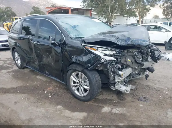 5TDZRKEC6PS169989 2023 TOYOTA SIENNA - Image 1